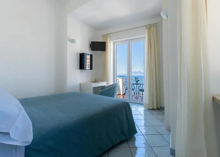 普罗拉酒店 3* 卡普里