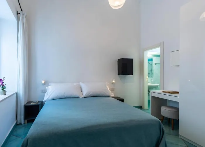 普罗拉酒店 卡普里